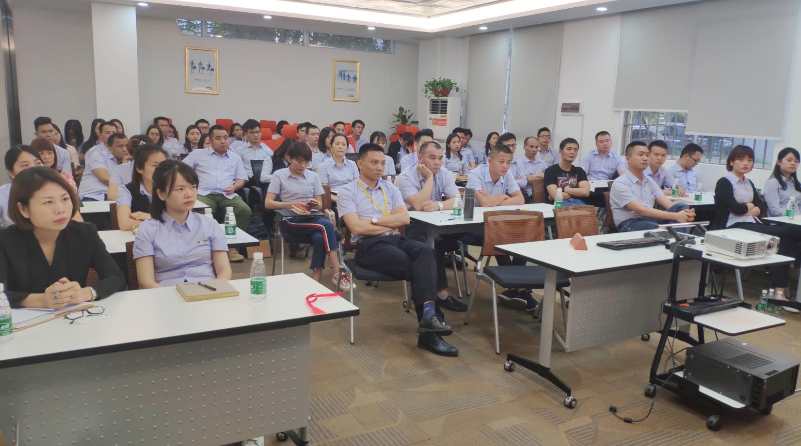 培訓(xùn)現(xiàn)場(chǎng)4 培訓(xùn)現(xiàn)場(chǎng)4