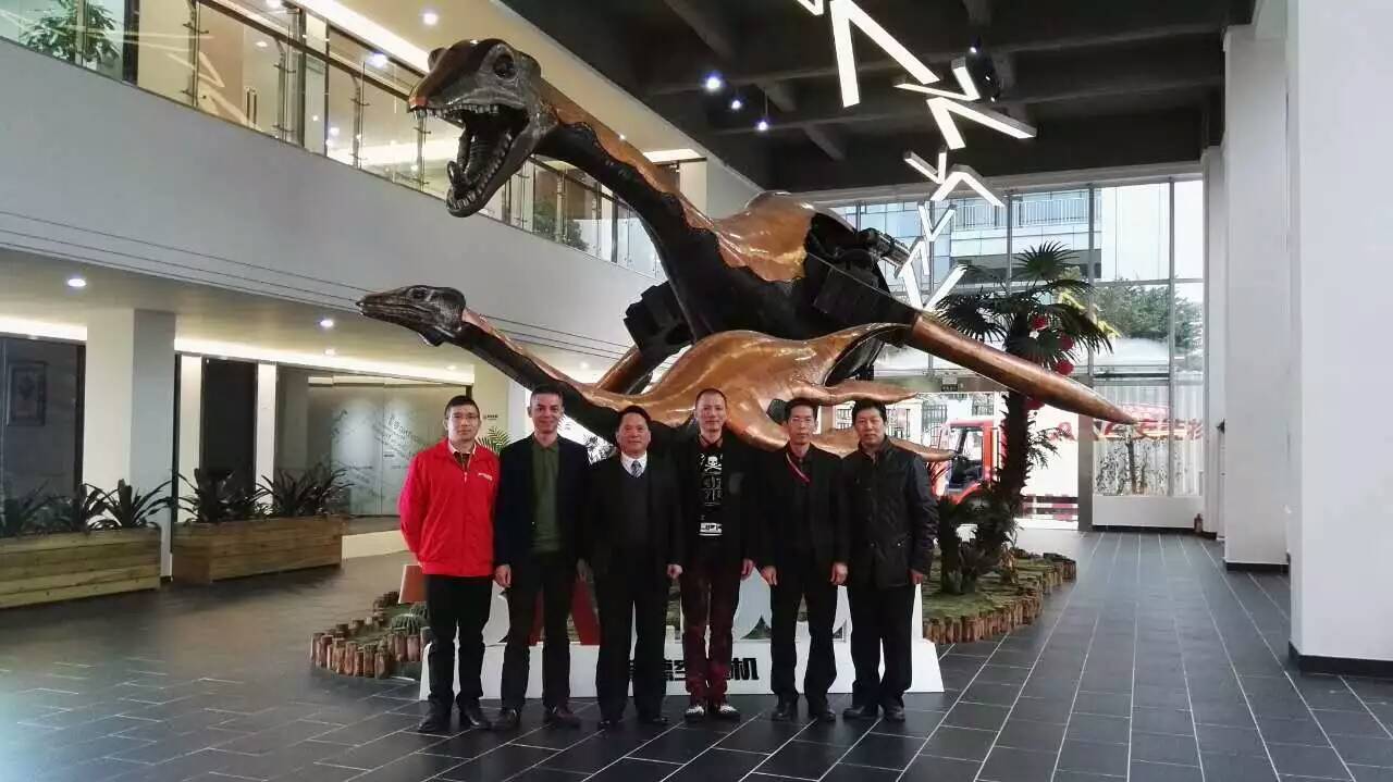 東鵬控股董事長、佛山市梅州商會會長何新明蒞臨葆德控股集團參觀考察